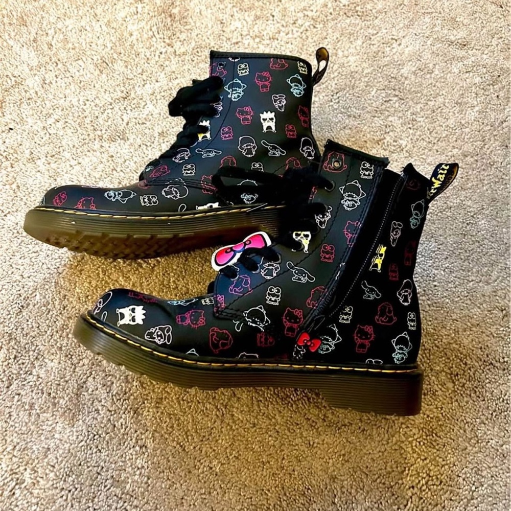 Dr Marten Hello Kitty Boots - Picture 2 of 6